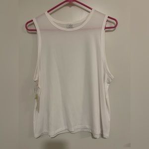 NWT size medium Wilfred Aritzia white tank top
